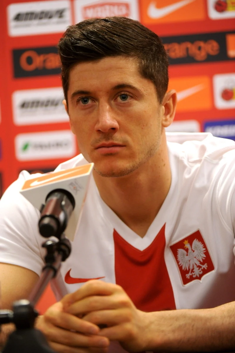 Robert Lewandowski nie wystąpi w towarzyskim meczu ze Szkocją - poinformował lekarz piłkarskiej reprezentacji Polski Jacek Jaroszewski. Taką decyzję podjęto ze względu na kontuzję kolana "Lewego". 