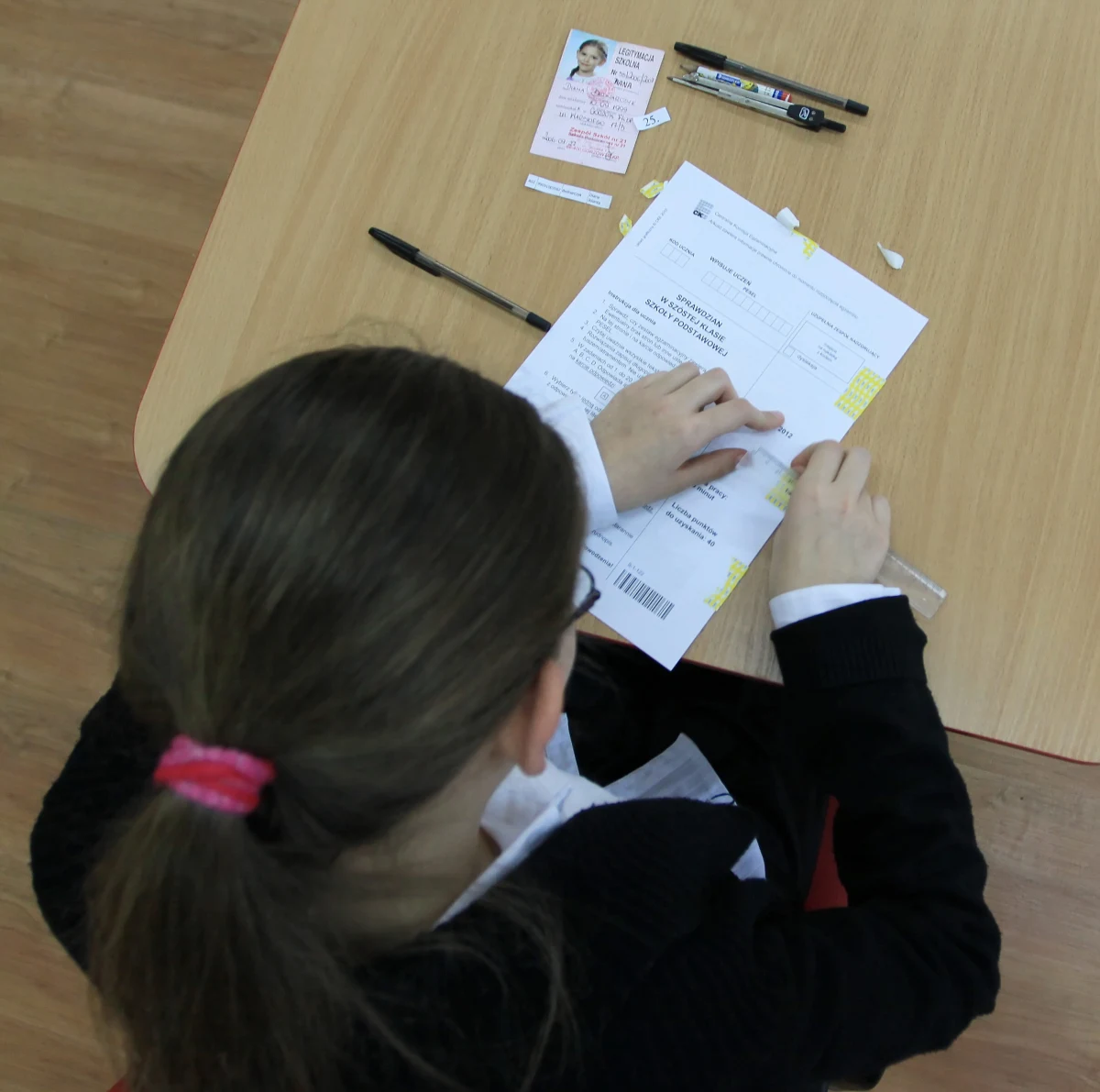 W szóstej klasie szkoły podstawowej przeprowadzany jest sprawdzian, do którego muszą przystąpić wszyscy uczniowie. To jeden z warunków ukończenia szkoły. Bez obaw szóstoklasiści - sprawdzianu nie można nie zdać! 