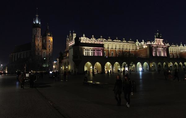 Rynek W Krakowie Noca Galerie Wydarzenia W Interia Pl Fotoreportaze I Najciekawsze Zdjecia Z Kraju I Swiata