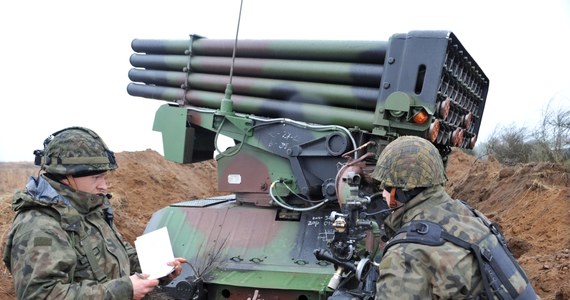 Szef MON Tomasz Siemoniak zapowiedział, że najbliższa edycja wspólnych polsko-amerykańskich ćwiczeń lotniczych będzie znacznie większa niż planowano. Wcześniej występując przed Izbą Reprezentantów USA szef Pentagonu Chuck Hagel powiedział, że podczas kryzysu związanego z sytuacją na Ukrainie Stany Zjednoczone zwiększą pomoc militarną dla swych sojuszników w NATO, w tym Polski i krajów bałtyckich. 