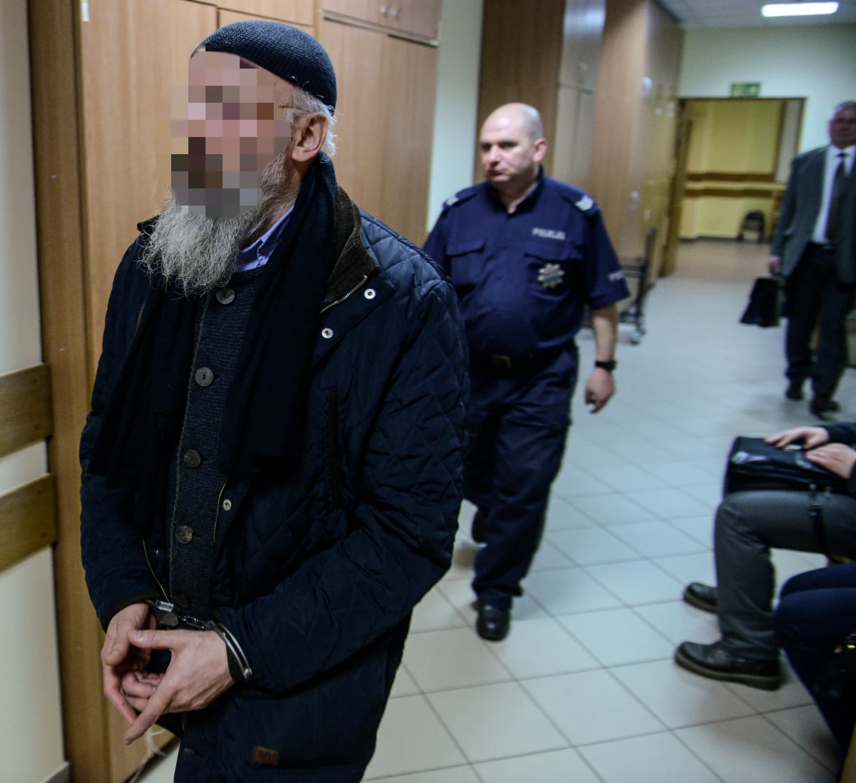 Proces Mariusza K., który udawał izraelskiego profesora, zaczął się przed Sądem Rejonowym Warszawa-Mokotów. Oskarżony o wyłudzenie od kilku uczelni 130 tys. zł przyznał, że podrobił dokumenty. Stwierdzi, że chciał obnażyć wady systemu szkolnictwa. 