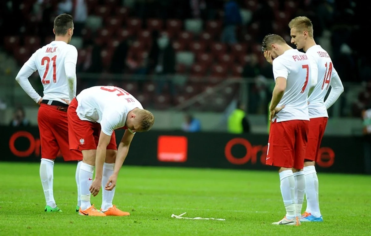 Polska przegrała ze Szkocją 0:1 (0:0) w towarzyskim meczu piłkarskim na Stadionie Narodowym w Warszawie. Gola w 77. minucie zdobył kapitan gości Scott Brown. Obie reprezentacje zmierzą się ze sobą również w eliminacjach Euro 2016.