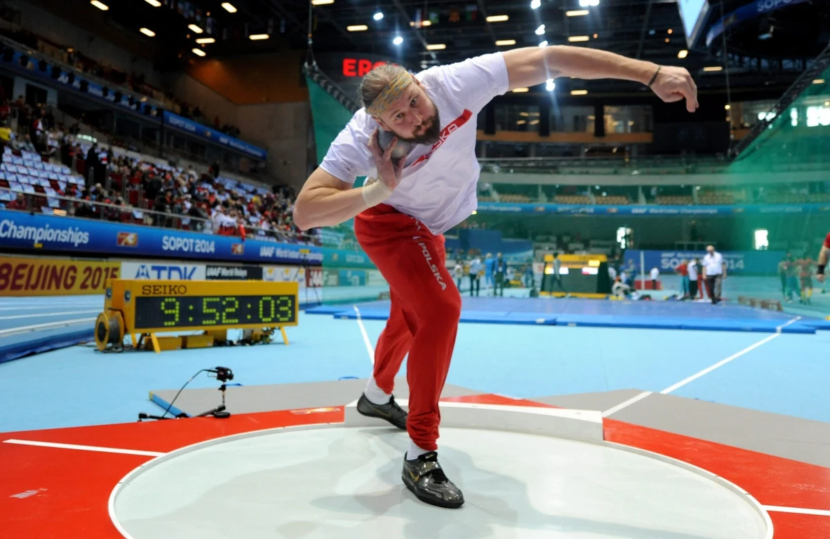 Tomasz Majewski (AZS AWF Warszawa) wystąpi w wieczornym finale konkursu pchnięcia kulą 15. halowych mistrzostw świata w lekkoatletyce w Sopocie. W eliminacjach mistrz olimpijski uzyskał w Ergo Arenie czwarty wynik - 20,60 m.