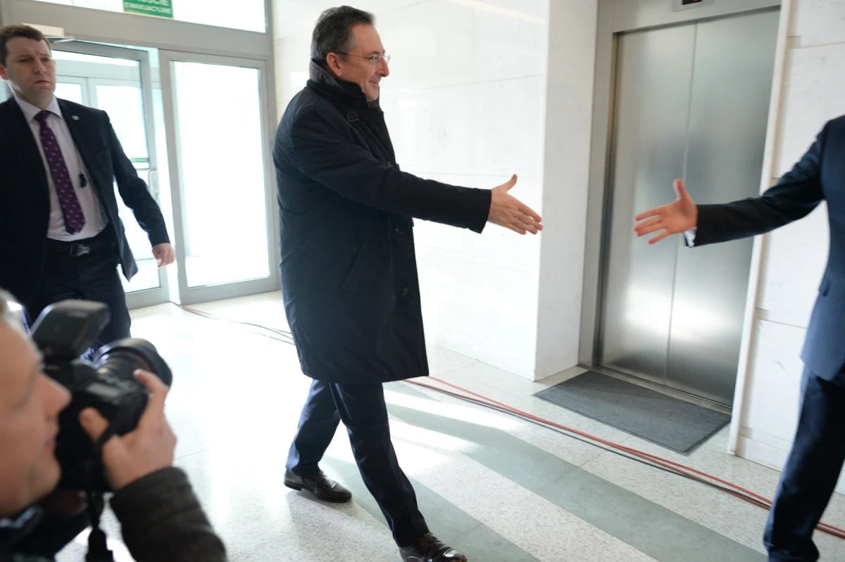 Granice Polski zostały odpowiednio wzmocnione - twierdzi Bartłomiej Sienkiewicz. Minister spraw wewnętrznych odwiedził dziś przejście graniczne w Medyce. W związku z sytuacją na Ukrainie sprawdzał gotowość służb i podległych jednostek na ewentualne przyjęcie uchodźców z Ukrainy.