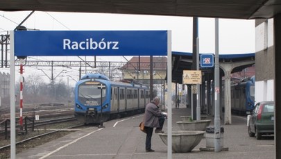 Koleje Śląskie po interwencji RMF FM zajmą się kolejkami na dworcu w Raciborzu