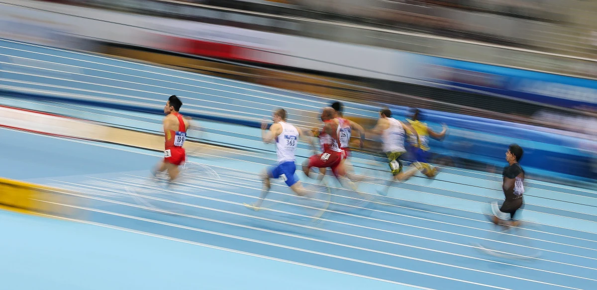 Finały skoków - o tyczce mężczyzn i wzwyż kobiet będą najciekawszym wydarzeniem drugiego dnia halowych mistrzostw świata w Sopocie. W obu konkurencjach polscy lekkoatleci nie są bez szans. W sumie zostanie rozdanych dwanaście kompletów medali.  