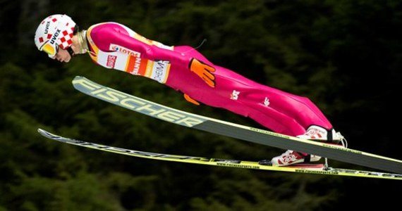 Kamil Stoch uzyskał 124 m i był dziesiąty na treningu przed kwalifikacjami do niedzielnego konkursu Pucharu Świata w skokach narciarskich w Oslo. Najdalej - na 134,5 m wylądował Norweg Rune Velta.
