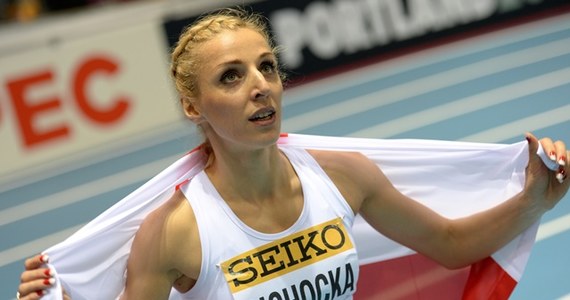 "Jestem szczęśliwa, ale uważam, że stać mnie było na złoto" - przyznała Angelika Cichocka, która w niedzielę wywalczyła srebrny medal halowych mistrzostw świata w lekkoatletyce w biegu na 800 m. W Sopocie odniosła największy sukces w karierze.
