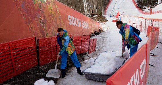 Z uwagi na wysoką temperaturę - około 14-16 stopni na plusie - w Soczi panują coraz trudniejsze warunki do rywalizacji w igrzyskach paraolimpijskich. Wielu zawodników boi się wypadków, których zdarzyło się już kilkanaście. 