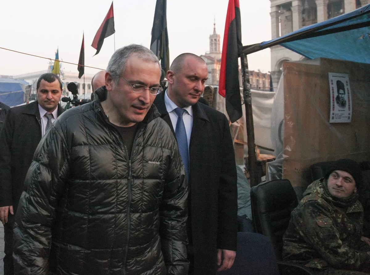 ​Michaił Chodorkowski, który został niedawno zwolniony z rosyjskiej kolonii karnej, poparł w Kijowie nowe władze Ukrainy. Jak powiedział biznesmen, Rosja prowadząc agresywną i separatystyczną politykę na Krymie niszczy długoletnią przyjaźń z Ukrainą.