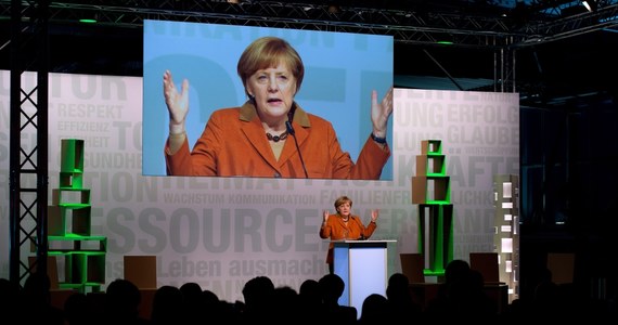 Kanclerz Niemiec Angela Merkel podczas spotkania z klubem parlamentarnym swojej partii określiła sytuację na Krymie mianem aneksji - podała agencja dpa. Szefowa rządu opowiedziała się jednak za kontynuacją rozmów z Rosją.