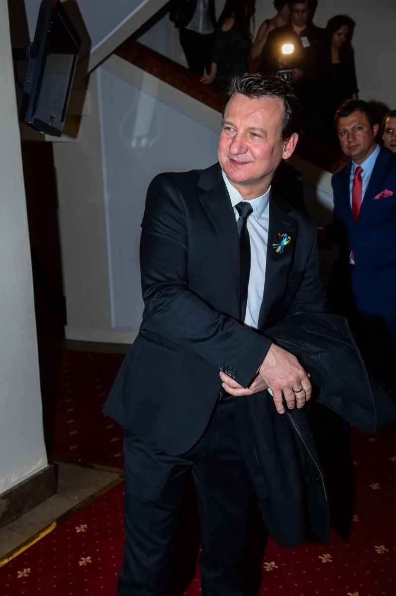 Rytualny mord, kryminalna zagadka i tajemnica zasłoniętego obrazu z katedry. Pod koniec marca w Sandomierzu ruszą zdjęcia do "Ziarna prawdy". Znany kryminał Zygmunta Miłoszewskiego ekranizuje Borys Lankosz, a Robert Więckiewicz zagra prokuratora Teodora Szackiego.