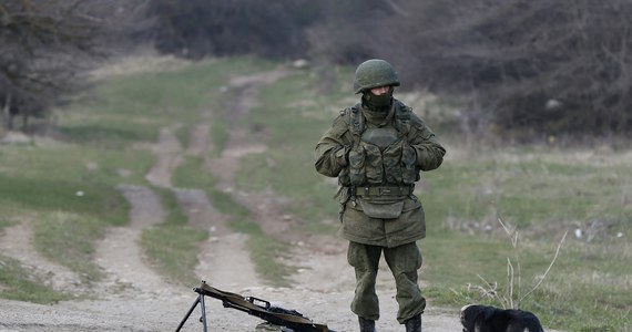 Rosyjska telewizja państwowa Rossija zarzuca Polsce współorganizację "przewrotu" na Ukrainie. Cytuje też wypowiedź byłego szefa Służby Bezpieczeństwa Ukrainy (SBU) Ołeksandra Jakymenki, który powiedział, że  radykałowie z Majdanu byli szkoleni w Polsce.