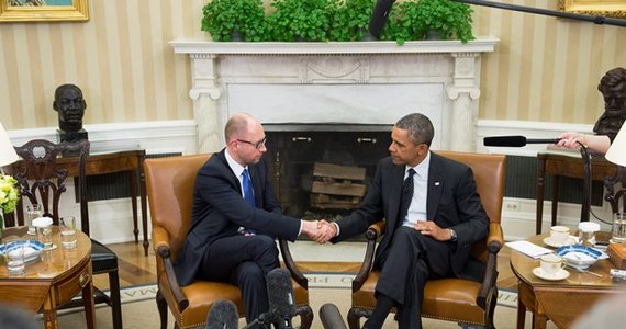 Prezydent Barack Obama zapewnił ukraińskiego premiera Arsenija Jaceniuka, którego przyjął w środę w Białym Domu, że USA "będą stać z Ukrainą" w jej staraniach o zachowanie integralności terytorialnej i suwerenności.