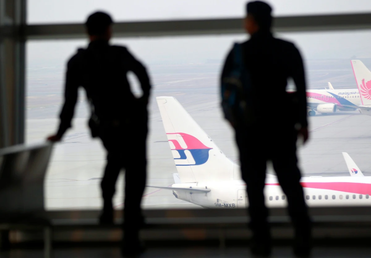 Wietnam już sprawdzał obszar, w którym chiński satelita wykrył obiekty mogące stanowić szczątki zaginionego boeinga malezyjskich linii lotniczych, ale ponownie wysłał tam samolot - poinformowało wietnamskie wojsko. Malezja także nakazała obserwację. 