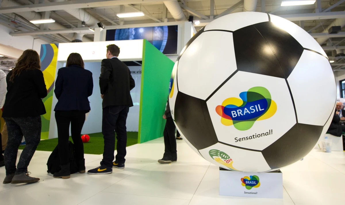 Władze Rio de Janeiro postanowiły dać urzędnikom i pracownikom budżetowym urlop, w dniach gdy w mieście rozgrywane będą mecze piłkarskich mistrzostw świata - poza sobotą i niedzielą. Ma to pomóc w rozładowaniu korków w metropolii.  