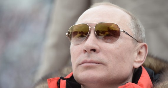 Władimir Putin dysponuje: czterema jachtami, flotą 200 luksusowych samochodów, 15 śmigłowców i 43 samolotów. Może wybierać między 20 rezydencjami - wylicza "Gazeta Finansowa". 