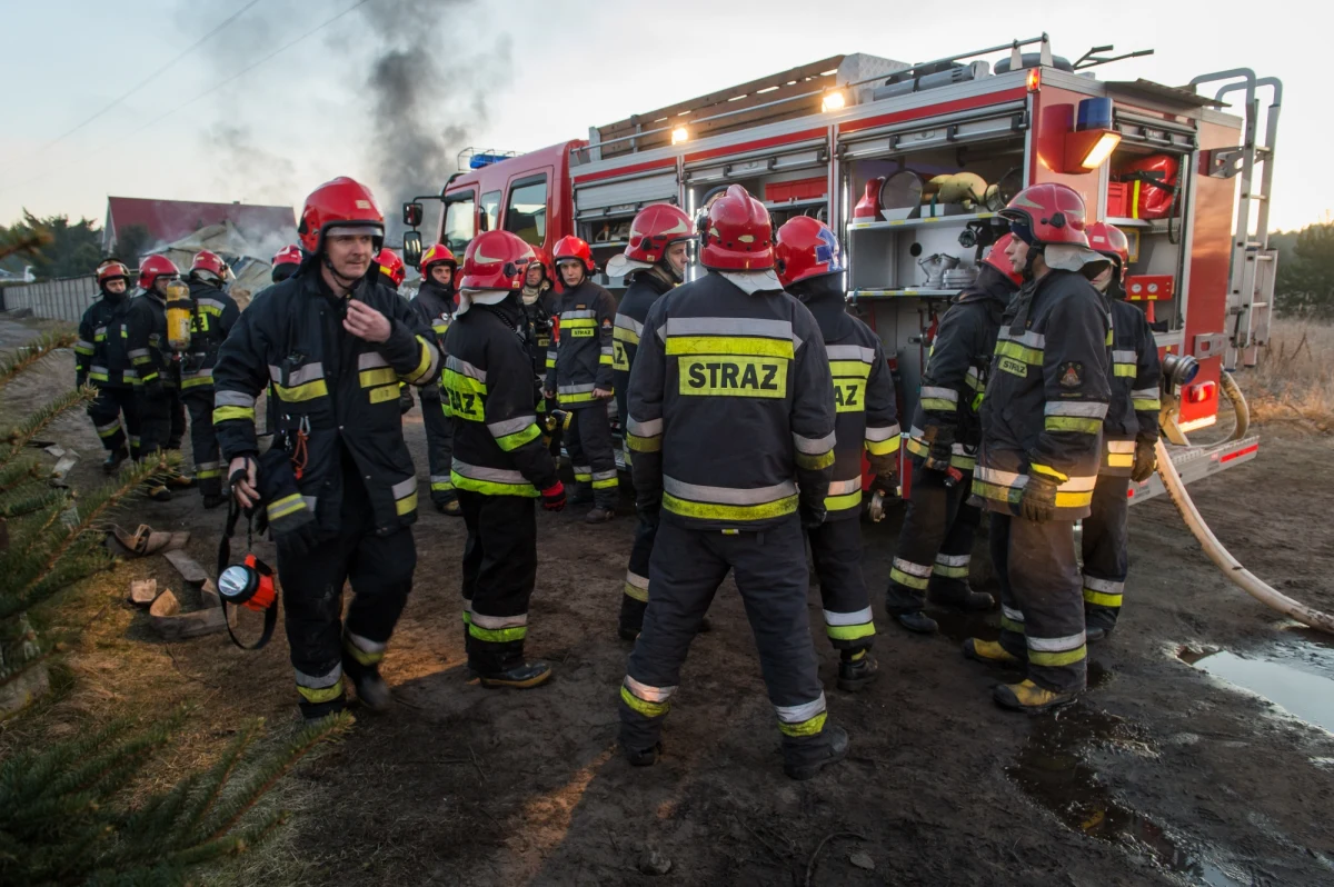 Prawdopodobnie dwie osoby zostały ranne w pożarze w kamienicy w wielkopolskim Kwilczu w powiecie międzychodzkim. Na miejscu jest osiem zastępów straży pożarnej. Informację na ten temat dostaliśmy na Gorącą Linię RMF FM. 