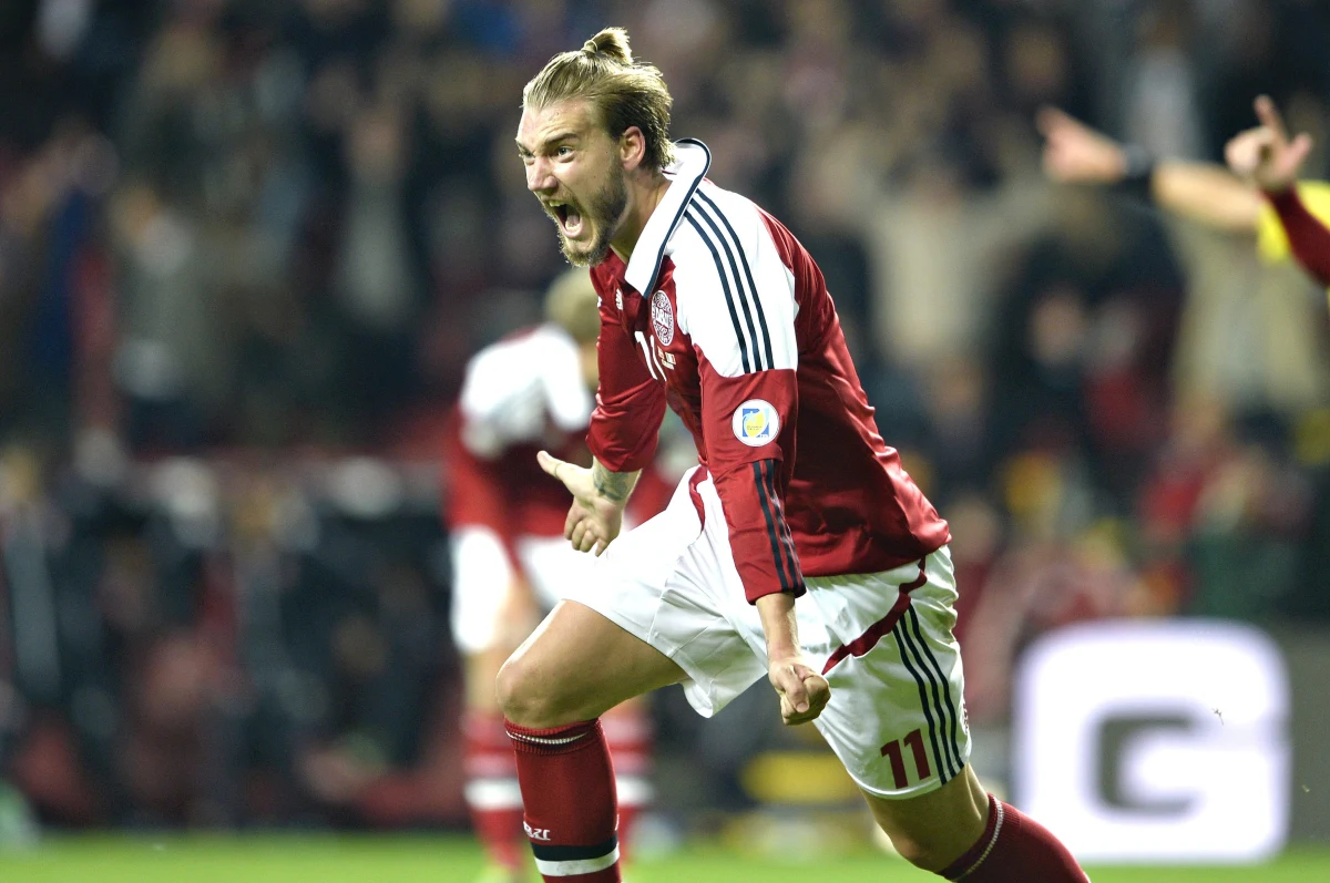 Jeden z pracujących w Kopenhadze taksówkarzy poskarżył się na zachowanie napastnika Arsenalu Londyn Nicklasa Bendtnera. Kiedy odbierał Duńczyka i jego dwóch znajomych z restauracji, pijany piłkarz miał się awanturować i na oczach kierowcy rozebrać. 