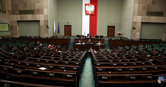 Nie będzie ogólnokrajowego referendum w sprawie zniesienia obowiązku szkolnego dla sześciolatków. Sejm odrzucił w głosowaniu wniosek PiS o zarządzenie takiego głosowania.