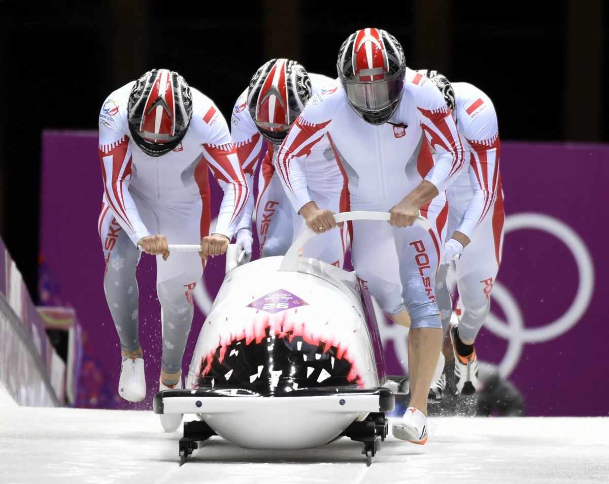 Polski bobsleista Daniel Zalewski startował na igrzyskach w Soczi na dopingu - poinformował Polski Komitet Olimpijski. Analizy - zarówno próbki "A" jak i "B" - wykazały u niego obecność niedozwolonych substancji. To trzeci taki przypadek w historii występów Polaków na zimowych igrzyskach. Zalewski zaprzecza, że brał jakąkolwiek zabronioną substancję. 