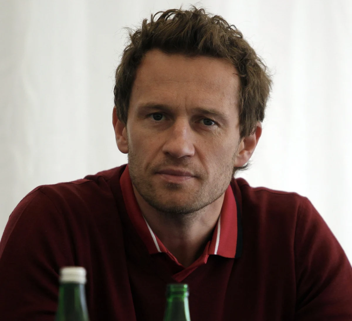 "Nowy zarząd, oczywiście. Pierwsze kroki skieruję do Henryka Grutha. Zadeklarował, że pomoże mi w merytorycznych rozmowach, np. o tym, jak poukładać sprawy szkolenia. Po trzecie: usiąść do stołu z klubami" - tak Mariusz Czerkawski odpowiada na pytanie dziennikarki RMF FM o trzy pierwsze kroki, jakie wykonałby na stanowisku prezesa Polskiego Związku Hokeja na Lodzie. W rozmowie z Edytą Bieńczak mówi również o tym, dlaczego środowisko hokejowe uwierzyło Piotrowi Hałasikowi, o pożyczkach, których były już prezes PZHL-u podobno nie chciał egzekwować, tworzeniu ligi zawodowej i rywalizacji o mistrzostwo kraju.