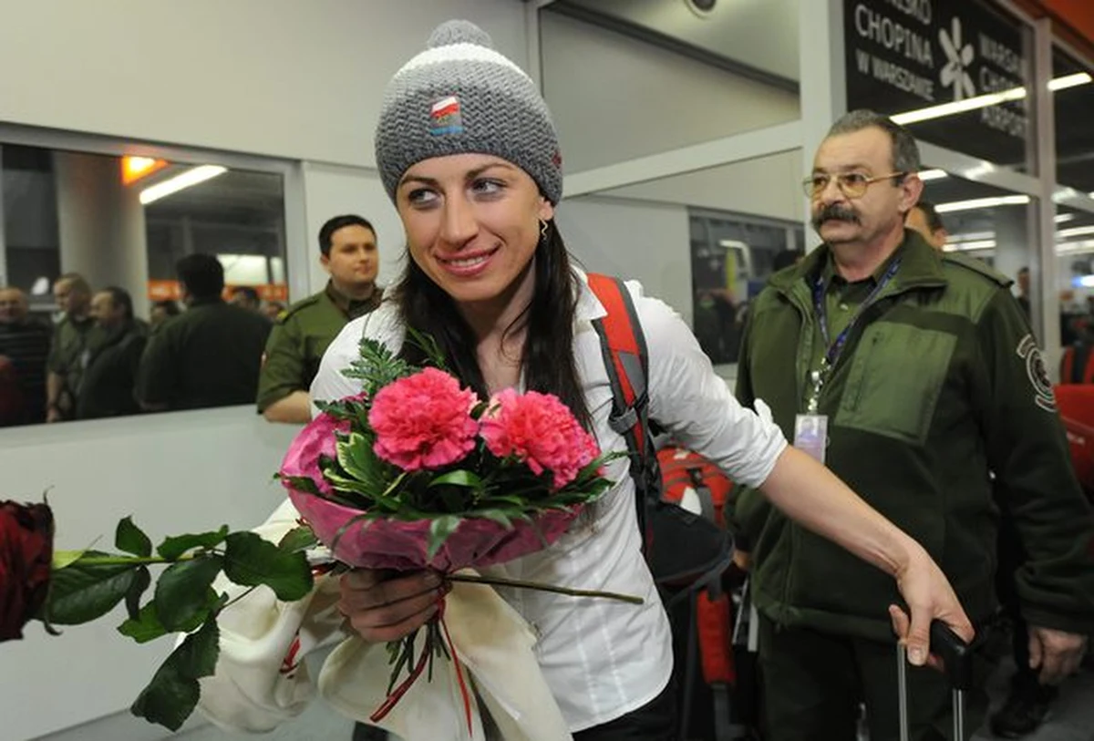 Justyna Kowalczyk w zawodach Pucharu Świata w biegach narciarskich w zakończonym w niedzielę sezonie zarobiła 65 375 franków szwajcarskich, tj. ok. 220 tys. zł. To znacznie mniej niż w latach ubiegłych, ale Polka w cyklu 2013/14 z wielu startów zrezygnowała.