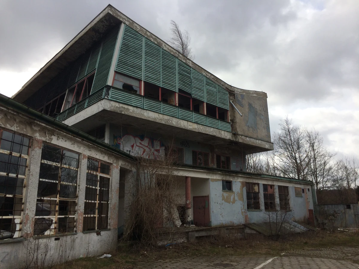 Koszmarne budowle - prawie w każdym mieście można znaleźć takie potworki architektoniczne. W Faktach RMF FM przyglądamy się dziś takim budynkom widmom. Zachęcamy także Was do przysyłania nam zdjęć na fakty@rmf.fm miejskich straszaków w Waszej okolicy.