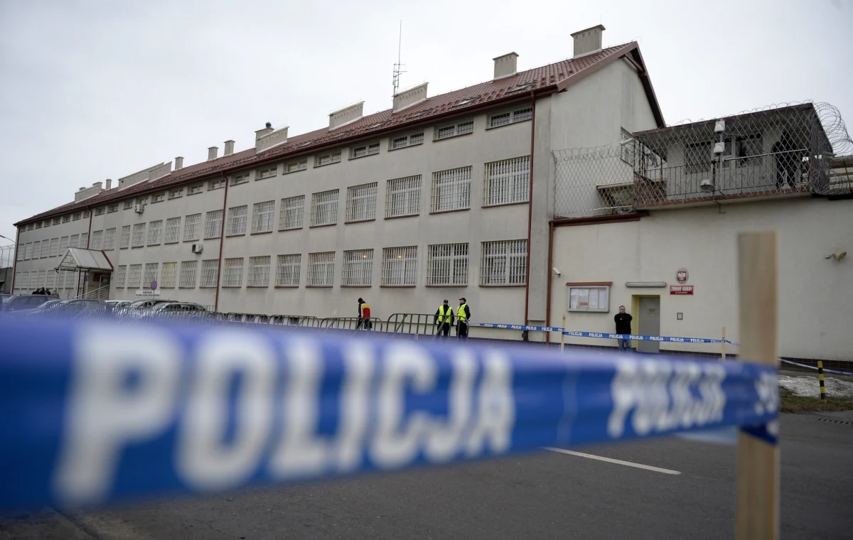 Nikt nie wnosił i nie wynosił prac Mariusza T. z jego celi w rzeszowskim więzieniu. Tak wynika ze wstępnych ustaleń kontroli przeprowadzonej przez służbę więzienną w tym zakładzie – dowiedział się reporter RMF FM Roman Osica.