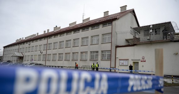 Nikt nie wnosił i nie wynosił prac Mariusza T. z jego celi w rzeszowskim więzieniu. Tak wynika ze wstępnych ustaleń kontroli przeprowadzonej przez służbę więzienną w tym zakładzie – dowiedział się reporter RMF FM Roman Osica.