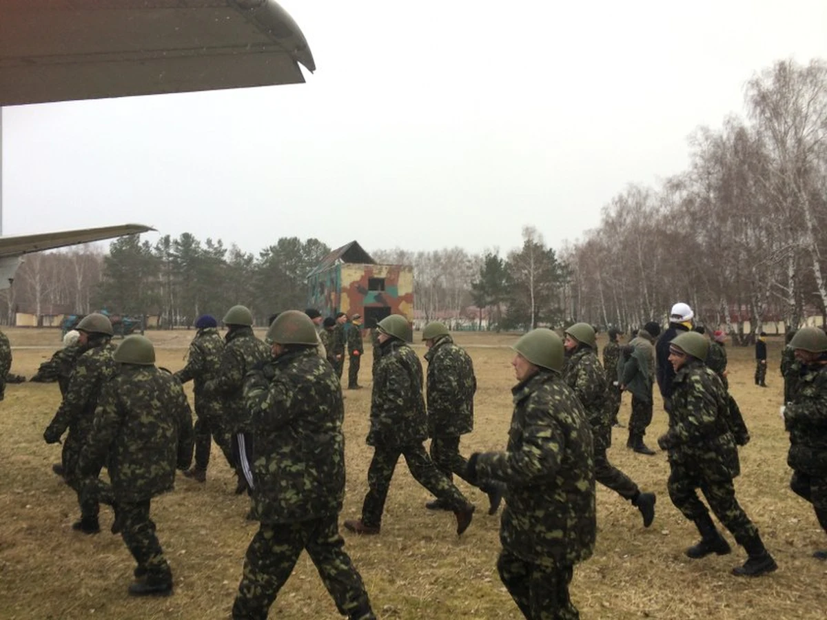 Walka wręcz, szybki kurs strzelania z kałasznikowów i wyrzutni rakietowych, kierowanie transporterami opancerzonymi i rzucanie granatami. Kilka tysięcy Ukraińców zaczęło właśnie szkolenie wojskowe w nowopowołanej Gwardii Narodowej. Mają bronić kraj przez rosyjską inwazją. 