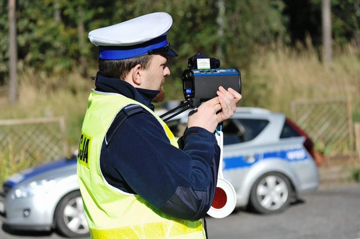 Nie minęły jeszcze trzy miesiące nowego roku, a Prokuratura Generalna przesłała już do parlamentu 14 wniosków o uchylenie immunitetów poselskich. Zdecydowana większość - 12 z nich dotyczy przekroczenia przez posłów i senatorów dopuszczalnej prędkości. W całym ubiegłym roku takich wniosków było 62.