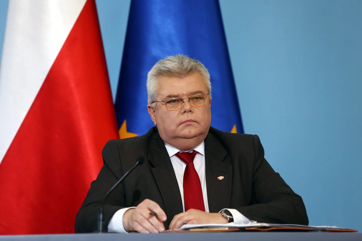 Janusz Związek nie jest już Głównym Lekarzem Weterynarii. Premier podpisał wniosek w sprawie jego odwołania złożony przez ministra rolnictwa Marka Sawickiego. Nowy szef Inspekcji Weterynaryjnej zostanie wybrany w konkursie. Do tego czasu jego obowiązki będzie pełnił dotychczasowy zastępca Związka Krzysztof Jażdżewski.