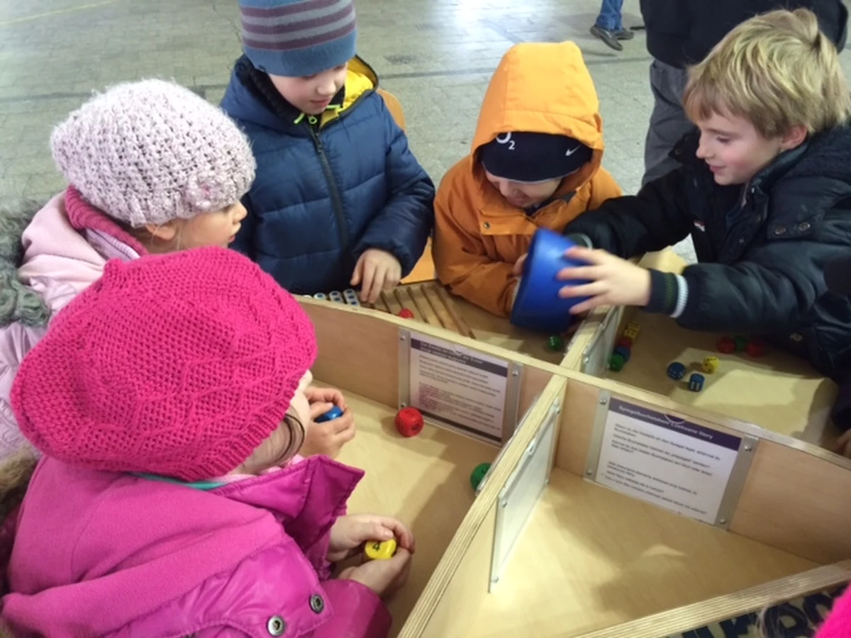 ​Pierwsze eksperymentalne muzeum matematyki z niemieckiego Giessen zawitało do Parku Śląskiego w Chorzowie. W Kapeluszu można obejrzeć interaktywną wystawę pt. "Matematyka dla każdego". Będzie otwarta do 8 kwietnia.