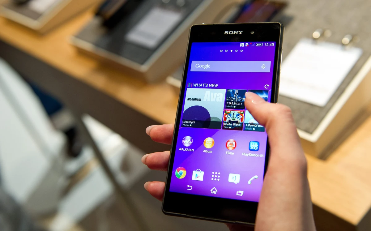 "Dla osób, które mają w domu zarówno telewizor, jak i laptop, tablet lub smartfon, to ostatnie urządzenie okazuje się najważniejsze i najczęściej wykorzystywane" - pisze w środowym wydaniu "Rzeczpospolita". Podkreśla, że badanie tego typu zostało przeprowadzone w Polsce po raz pierwszy. 