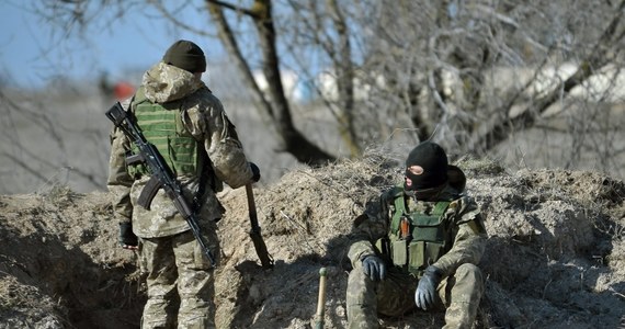 Ukraińska armia może swobodnie opuścić Krym - brzmi komunikat Moskwy. "Stacjonujący na półwyspie ukraińscy żołnierze mogą wybrać, czy dołączą do krymskiej, a więc rosyjskiej armii, mogą też uznać, że są na urlopie i opuścić nasz  kraj" - powiedział rzecznik Władimira Putina.