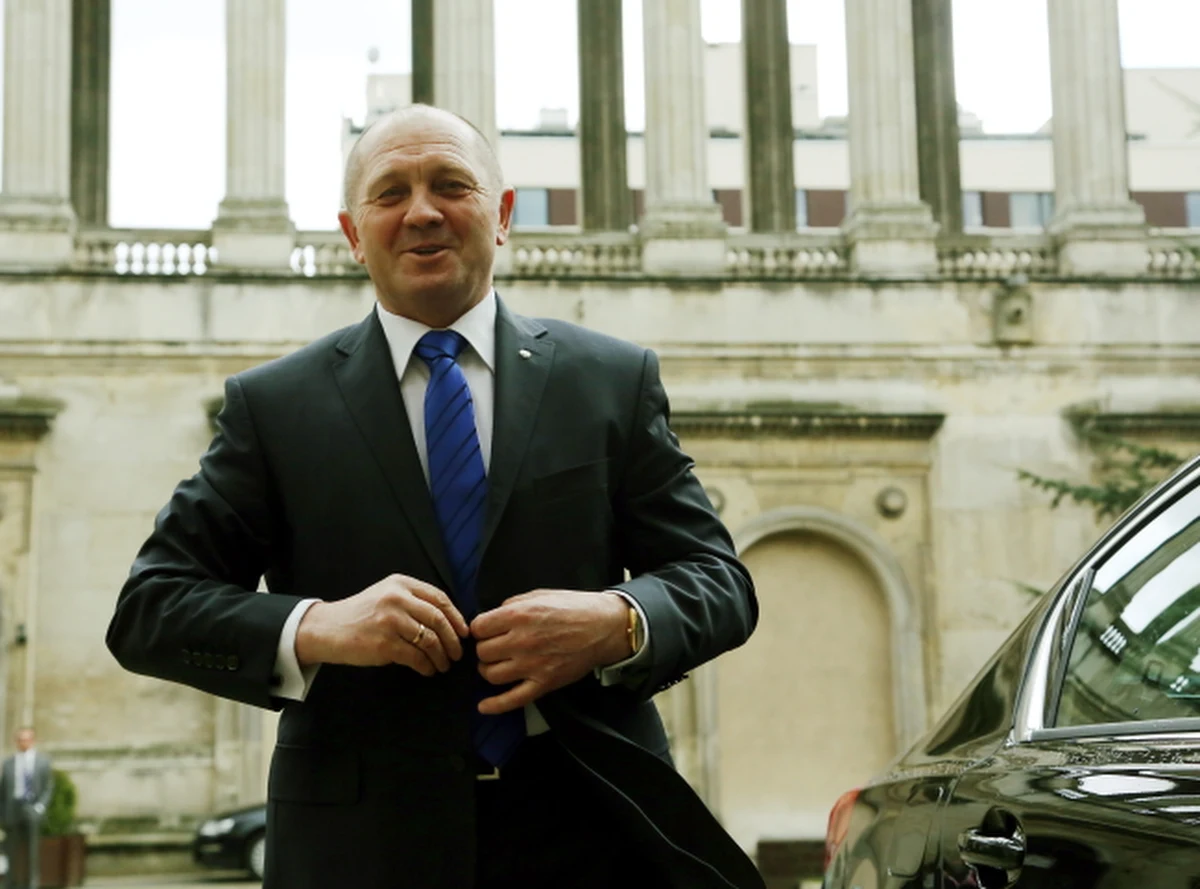 W poniedziałek ceny skupu żywca wyrównają się i będzie po problemie w strefie buforowej - zapowiada minister rolnictwa. Marek Sawicki bagatelizuje groźby rolników, że jutro znów zablokują drogi.