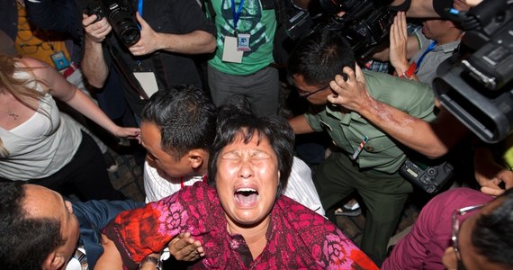Mocne oskarżenia, krzyk i łzy na konferencji prasowej malezyjskich linii lotniczych. Niektórzy członkowie rodzin pasażerów zaginionego Boeinga 777 oskarżyły przewoźnika i rząd o tuszowanie faktów związanych ze zniknięciem maszyny 11 dni temu.