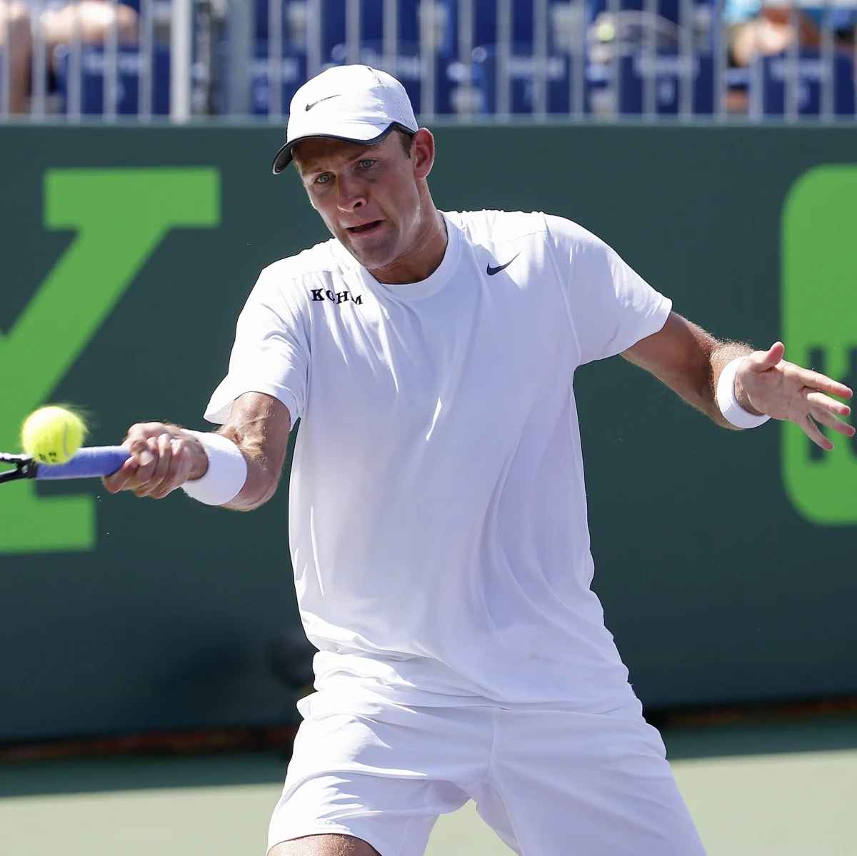 Łukasz Kubot i Michał Przysiężny wyeliminowani z turnieju w Miami (pula nagród 4,72 mln dolarów) już w pierwszej rundzie. Kubot przegrał z Australijczykiem Matthew Ebdenem, zaś Przysiężny musiał uznać wyższość Hiszpana Alberta Montanesa.