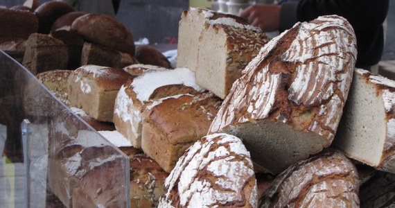 Degustacją i wspólnym pieczeniem zaczął się w Warszawie Festiwal Chlebów Świata. Można zobaczyć i zjeść pieczywo staropolskie, ale też włoską piadę, turecką pitę oraz chleby z Australii i Oceanii czy Bułgarii.