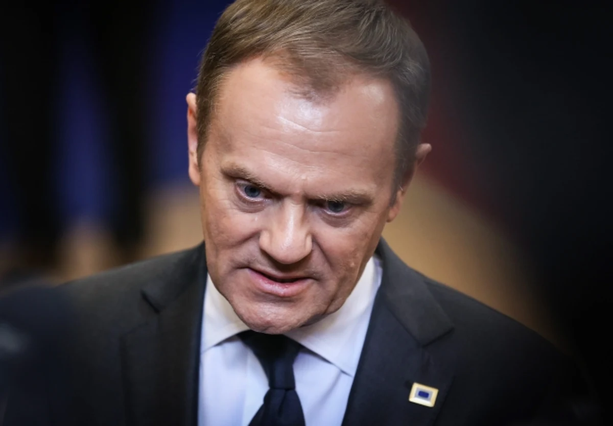 "Od początku zakładaliśmy, że niektóre fragmenty raportu MAK są w najlepszym przypadku niesolidne, jeśli nie coś gorszego" - stwierdził premier Donald Tusk. "Polska komisja i polska prokuratura nigdy nie zgodziły się z tezą o nietrzeźwości gen. Andrzeja Błasika, więc niczego po polskiej stronie nie musimy prostować" - podkreślił. 
