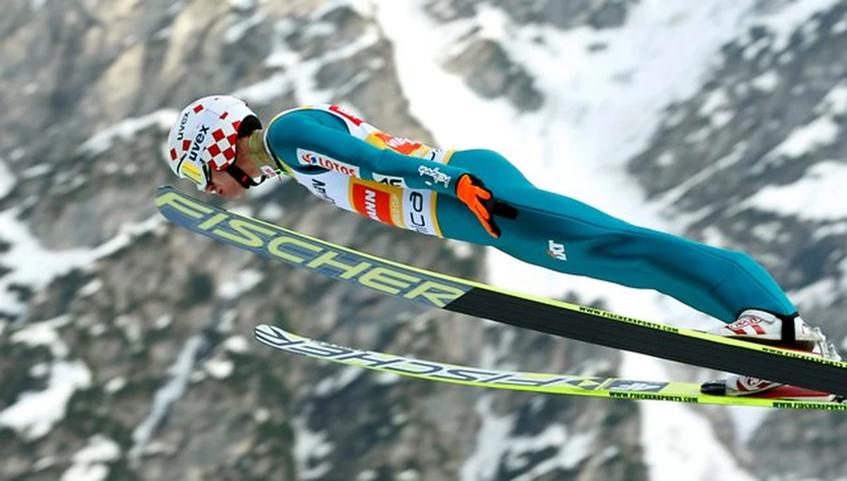 W ostatnim w tym sezonie konkursie drużynowym Pucharu Świata w skokach narciarskich w Planicy - początek o godz. 11, biało-czerwoni wystąpią w składzie: Kamil Stoch, Maciej Kot, Piotr Żyła i Klemens Murańka. Rywalizować będzie 11 reprezentacji.
