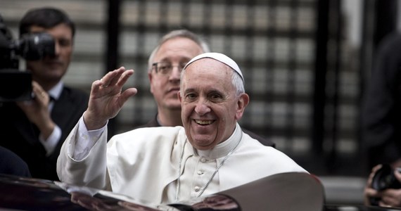 Papież Franciszek potępił klimat "jadu" i "zatrutego powietrza", jaki - jego zdaniem - panuje w mediach. Podczas spotkania z przedstawicielami włoskich katolickich stacji radiowych i telewizyjnych apelował, by położyć kres "kalumniom" i "dezinformacji".
