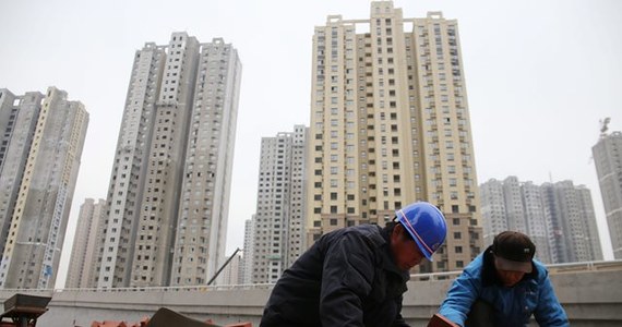 Władze Chin ogłosiły plan powiększenia miast i poprawy świadczonych w nich usług publicznych. Zezwalając kolejnym milionom mieszkańców wsi na migrację do miast, chcą w ten sposób stymulować chińską gospodarkę.