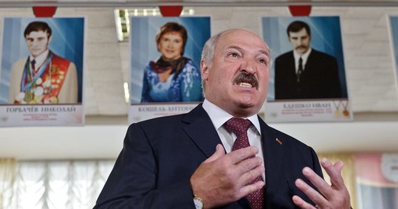 W razie konieczności wyboru Białoruś zawsze będzie po stronie Rosji - oświadczył prezydent Białorusi Aleksander Łukaszenko. Wyraził też przekonanie, że Ukraina powinna pozostać niepodzielnym państwem i należy ją przekonać, by nie występowała ze Wspólnoty Niepodległych Państw.