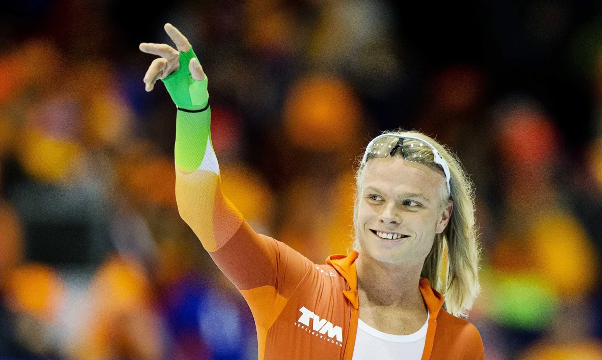 „Jestem typem zwycięzcy. Nie jestem facetem, który lubi przegrywać i dlatego nie byłem szczęśliwy z drugiego miejsca. Szczególnie, że przegrałem o tak niewiele. Nie miałem nic przeciwko Polakowi, ale samemu sobie” – mówi w rozmowie z dziennikarzami RMF FM Koen Verweij, który na igrzyskach w Soczi przegrał złoty medal ze Zbigniewem Bródką zaledwie o 0,003 sekundy. Jak dodaje jeden z najlepszych holenderskich łyżwiarzy szybkich, po igrzyskach otrzymał wiele wiadomości od polskich kibiców. „Miałem sporo wiadomości na swoim Twitterze, Facebooku czy Instagramie od facetów, którzy byli wściekli, i dziewczyn, które pisały, że naprawdę nic do mnie nie mają” – wyjaśnia 23-latek. Deklaruje też pomoc w kwestii budowy w Polsce zadaszonego toru. "Tylko zadzwońcie i będę na pewno" - mówi.