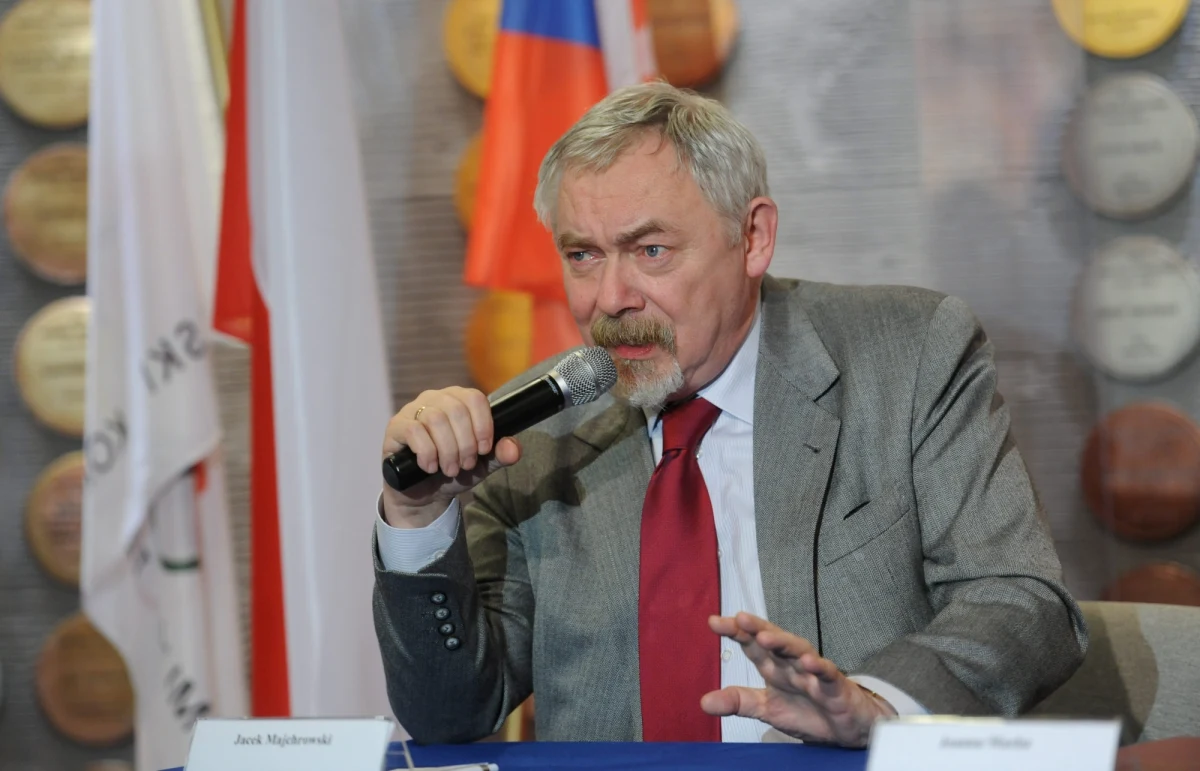 To mieszkańcy powinni zdecydować, czy zimowe igrzyska olimpijskie w 2022 roku powinny odbyć się w Krakowie – uważa prezydent miasta. Jacek Majchrowski zapowiada wniosek w sprawie referendum. Pomysł zorganizowania zimowej imprezy pod Wawelem wzbudza skrajne emocje. 