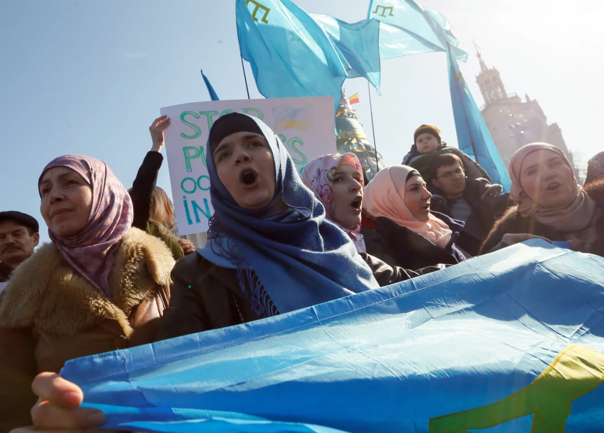 Krymscy Tatarzy mają zamiar przeprowadzić referendum, w którym podejmą decyzję o swych dalszych działaniach w obliczu rosyjskiej okupacji Krymu - oświadczył były przewodniczący Medżlisu (parlamentu) Tatarów krymskich Mustafa Dżemilew. Na najbliższą sobotę zwołano Zjazd Narodowy. Zdecyduje on, jakie kwestie należy omówić w referendum. 