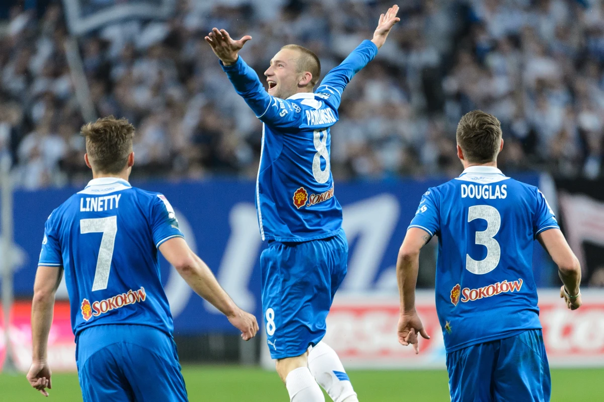 Kończy nam się powoli sezon zasadniczy w piłkarskiej T-Mobile Ekstraklasie. Mimo kilku potknięć w ostatnim czasie, liderem ciągle jest Legia Warszawa, a po szczęśliwym zwycięstwie nad Piastem Gliwice jej przewaga nad drugim Lechem wynosi 7 punktów. 