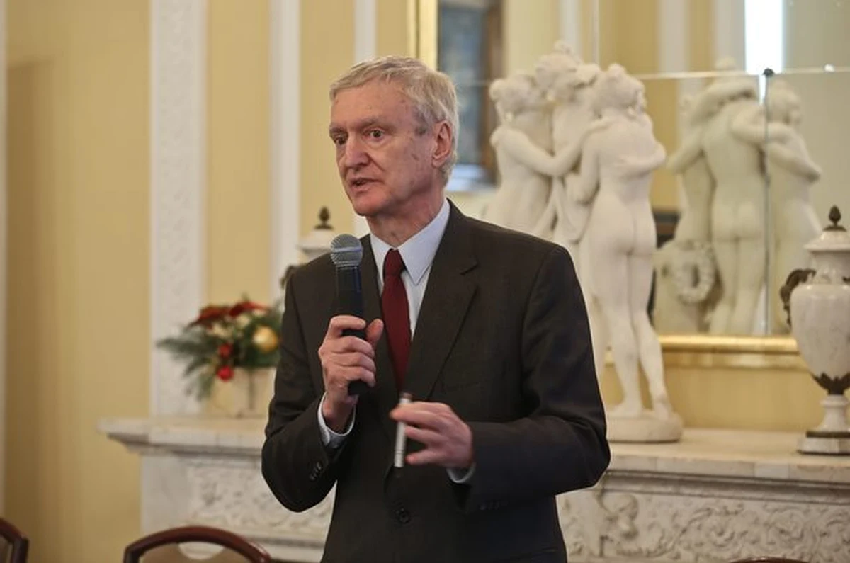 Resort Nauki i Szkolnictwa Wyższego zawiadamia prokuraturę o możliwych przestępstwach w Polskiej Akademii Nauk. Zawiadomienie to efekt kontroli przeprowadzonej przez resort w tej instytucji. Chodzi między innymi o naruszenie ustawy o zamówieniach publicznych. 